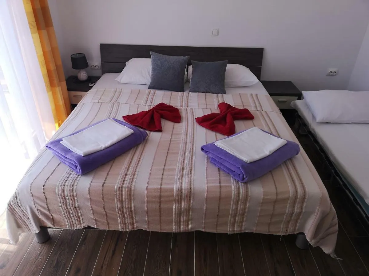 Apartmani Dada Starigrad Paklenica 0*,