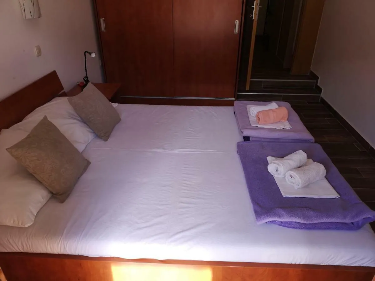 Apartment Apartmani Dada Starigrad Paklenica