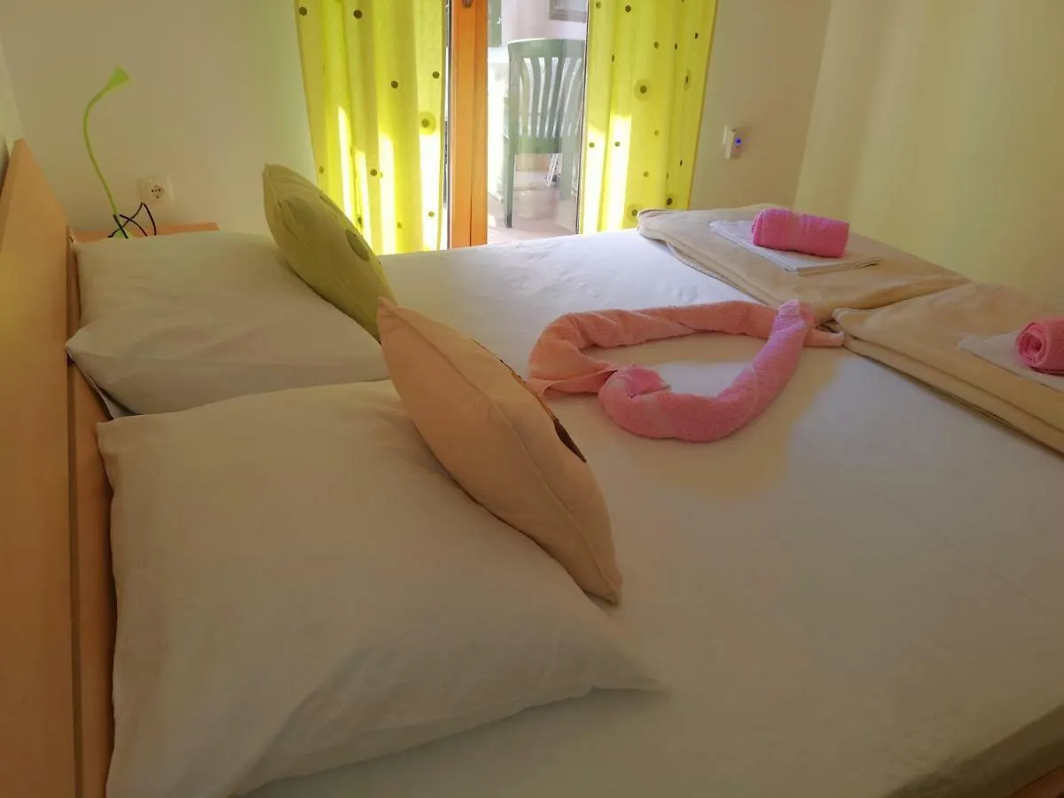 Apartmani Dada Starigrad Paklenica 0*,  Chorwacja
