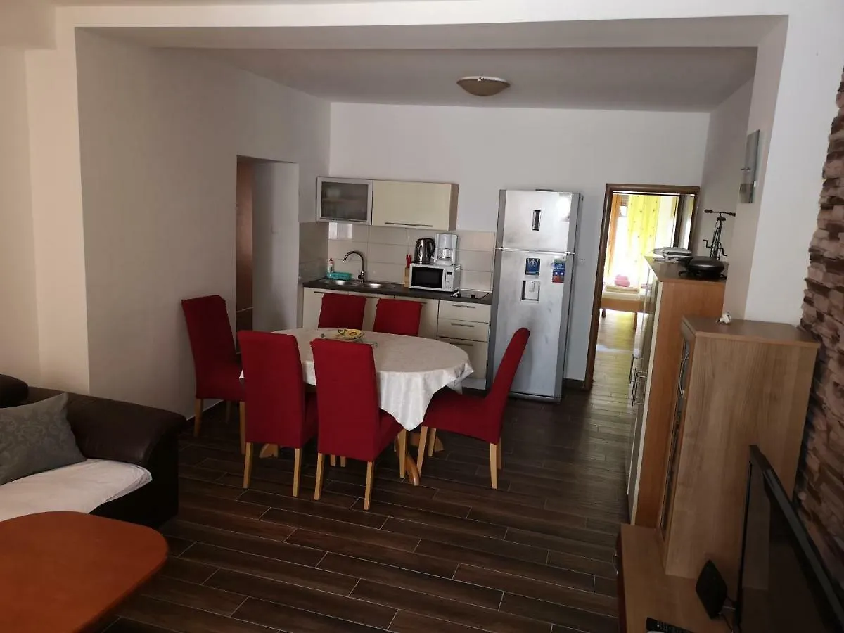 Apartmani Dada Starigrad Paklenica 0*,